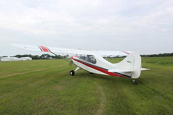 Aeronca Champ on the grass runway at 88C
